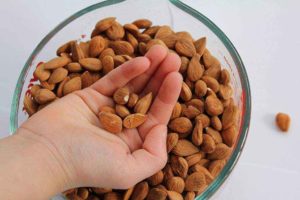 Абрикосовые орехи вред и польза и вред
