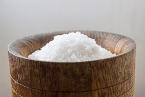 Соль для кожи головы польза и вред