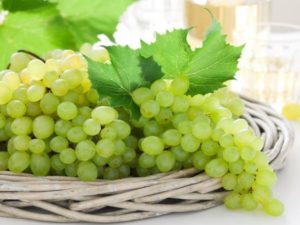 Виноград польза и вред для организма калорийность на 100 грамм