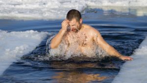 Купание в ледяной воде вред и польза