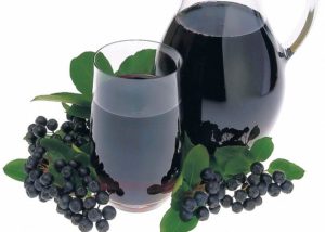 Вред и польза вина из черноплодной рябины