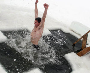 Купание в ледяной воде вред и польза