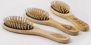 Деревянная расческа для волос польза или вред