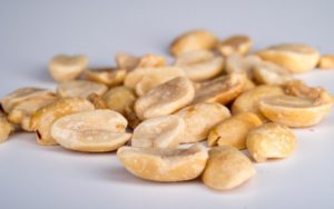 Польза и вред арахиса для организма человека