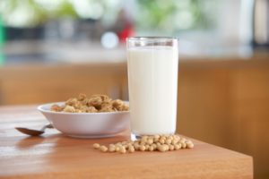 Соевое молоко польза и вред при климаксе