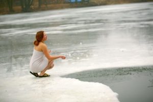 Купание в холодной воде польза и вред для женщин