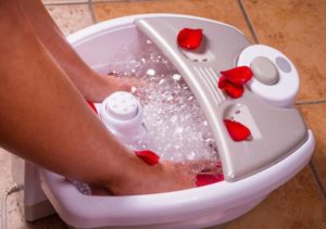 Горячая ванна для ног польза и вред