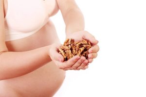 Грецкий орех для беременных польза и вред